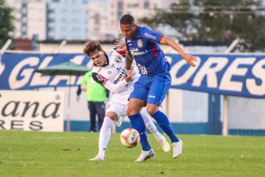 Azulão vira em cima do Joinville e vence a primeira na Série D do Brasileiro