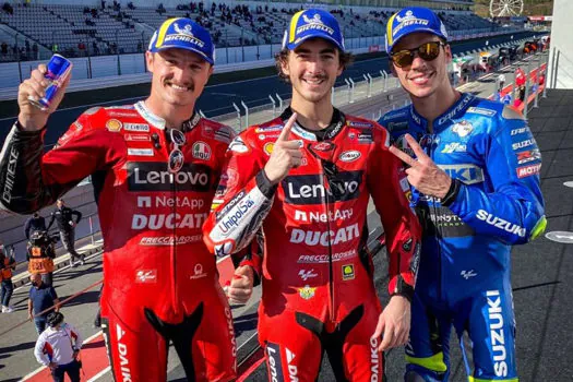 Bagnaia vence e consegue título para Ducati na MotoGP; Quartararo abandona prova