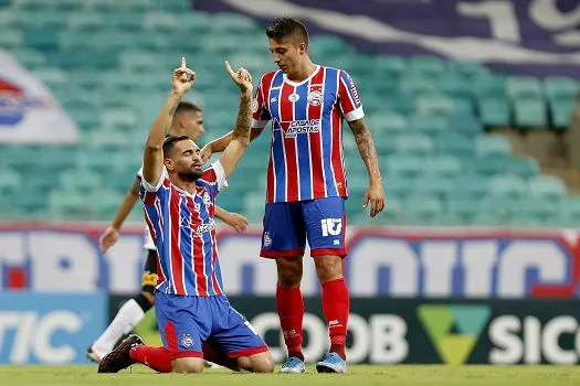 Bahia vence Corinthians e sai da zona de rebaixamento