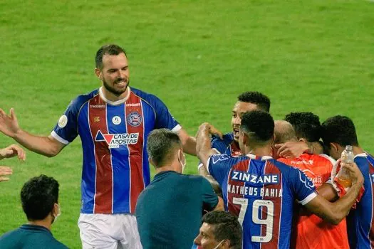 Bahia vence Coritiba e fica a 6 pontos do G6