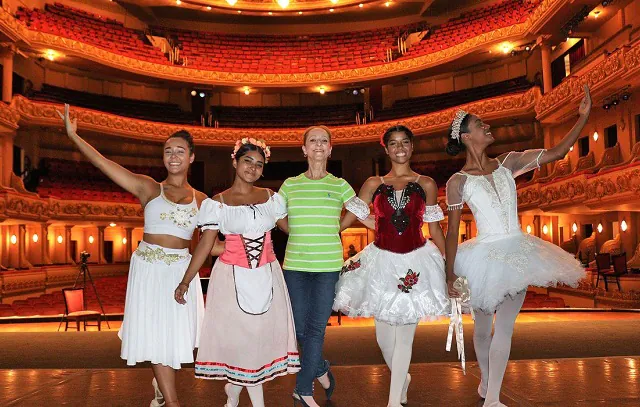 Bailarinas da Cidade de Deus serão bolsistas nos Estados Unidos