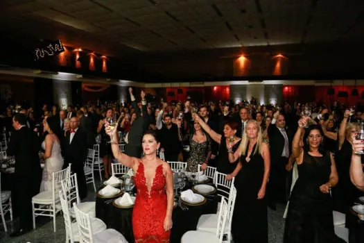 Aramaçan Celebra 93 anos com um elegante Baile de Aniversário