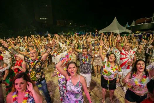 Clube Aramaçan promove tradicional Baile Havaiano