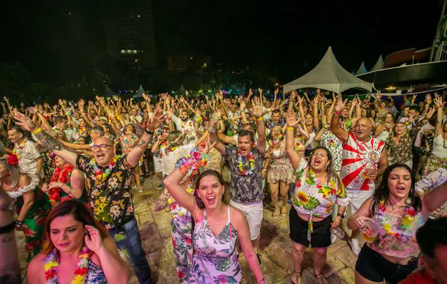 Clube Aramaçan promove tradicional Baile Havaiano