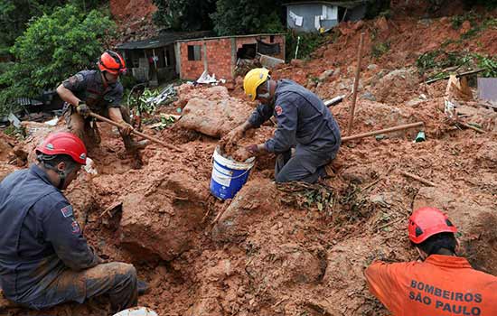 Tragédias das chuvas criam marca duradoura de destruição no Sudeste