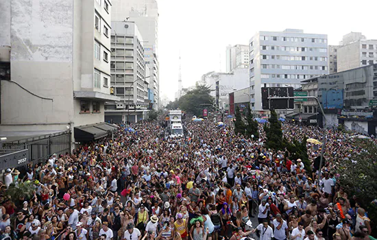 Blocos de SP são multados em mais de R$ 300 mil