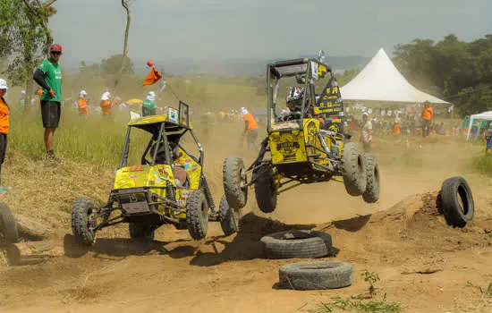 Universitários brasileiros disputam competição mundial de Baja em Rochester