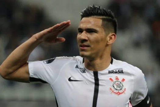 Balbuena desembarca em São Paulo e se diz pronto para ajudar o Corinthians