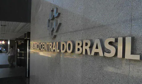 Farpas nos 50 anos do Banco Central