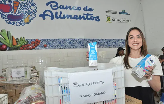 Fundo Social de Santo André distribui mil cestas básicas e 600 litros de leite