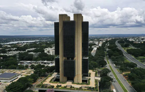 Banco Central eleva projeção de crescimento da economia de 4