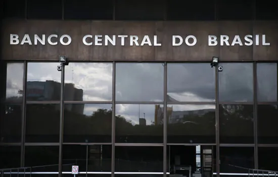 Mercado financeiro eleva projeção da inflação para 9