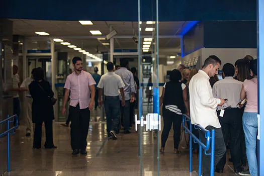 Bancos fazem mutirões para renegociar dívidas