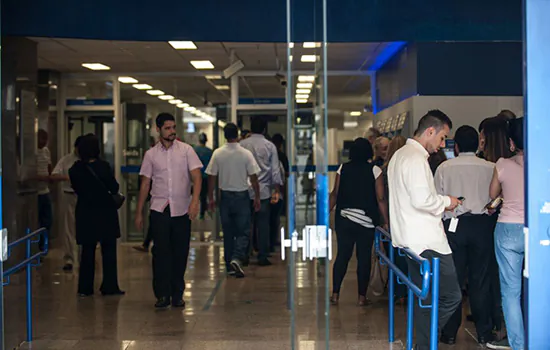 Bancos fazem mutirões para renegociar dívidas