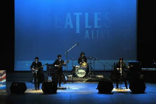 Banda cover dos Beatles faz show em Diadema