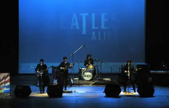 Banda cover dos Beatles faz show em Diadema