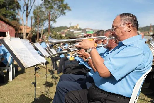 Aos 103 anos, Banda Lira de Santo André entra na era digital