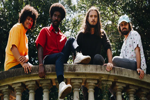 Boogarins leva rock psicodélico dos dois últimos álbuns ao Sesc Santo André