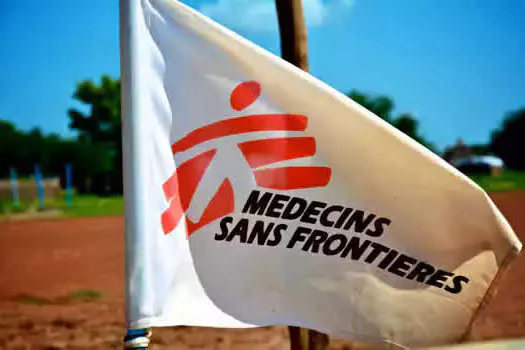 MSF apela por vacinação urgente para profissionais de saúde de países africanos