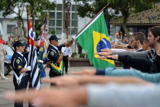 Ribeirão Pires promove cerimônia de Compromisso à Bandeira