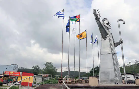 Ribeirão hasteia bandeiras dos municípios do ABC