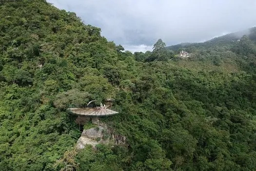 Parque da Cerveja inaugura bar do mirante com visual 180º das paisagens da Mantiqueira