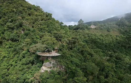 Parque da Cerveja inaugura bar do mirante com visual 180º das paisagens da Mantiqueira