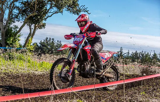 Bárbara Neves vence primeiro dia do Latino-Americano de Enduro no Chile