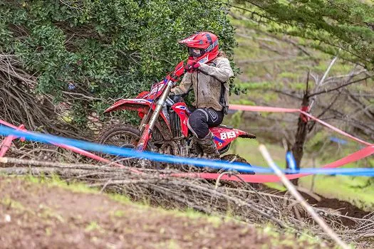 Bárbara Neves é vice-campeã latino-americana de enduro 2022