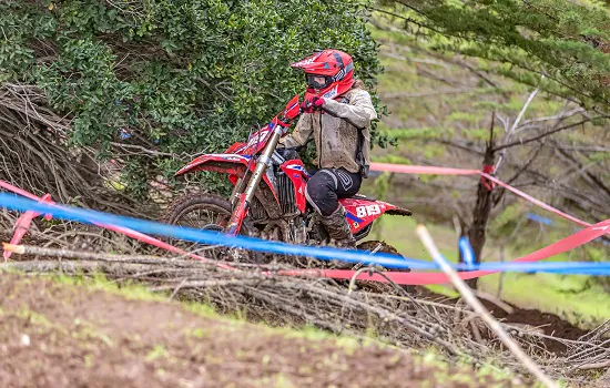 Bárbara Neves é vice-campeã latino-americana de enduro 2022