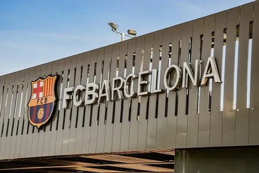 Barcelona é multado em R$ 2,4 milhões pela Uefa por ‘errar em declarações de lucros’