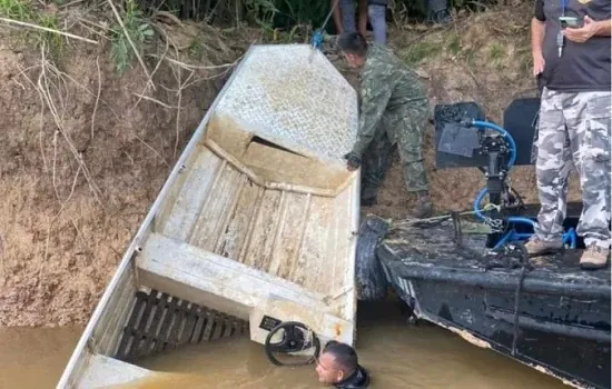 Polícia Federal encontra barco usado por Bruno e Dom submerso na Amazônia