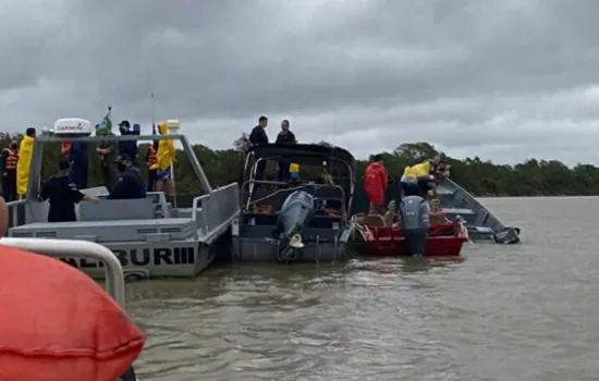 Barco-hotel naufraga no Pantanal e deixa mortos e desaparecidos