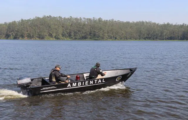 Ribeirão Pires recebe barco para fortalecer fiscalização na represa Billings