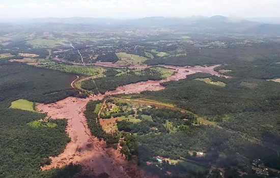 Rompimento de barragem em Brumadinho deixa 200 desaparecidos