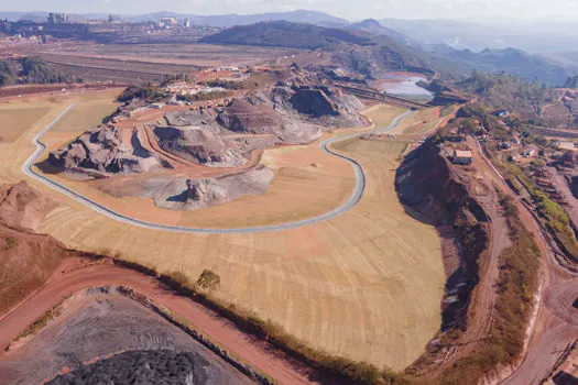 Chuvas em Minas Gerais colocam barragens em alerta