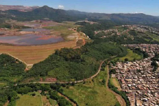 Mar de lama pode atingir 10 mil em três cidades de Minas Gerais