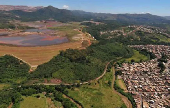 Mar de lama pode atingir 10 mil em três cidades de Minas Gerais