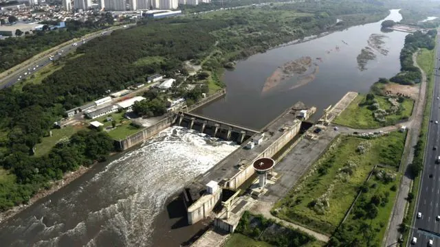 Governo dá início ao serviço de manutenção das comportas da barragem da Penha