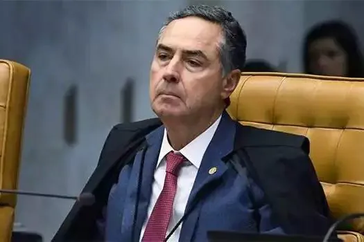 Barroso adota cautela em meio à crise de Poderes, mas diz que enfrenta mentira deliberada