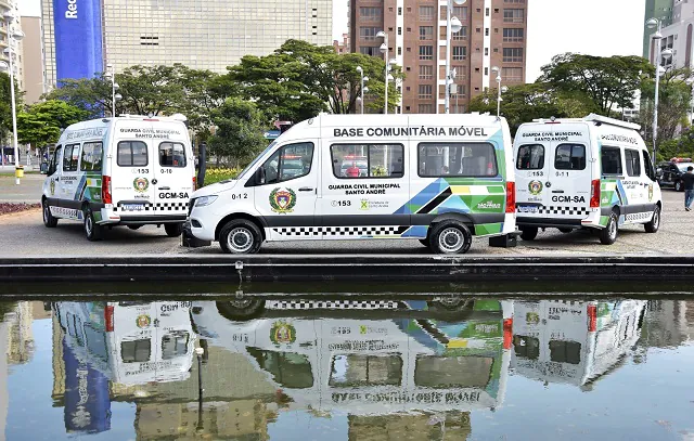 Santo André entrega três novas bases comunitárias móveis para a Guarda Civil Municipal