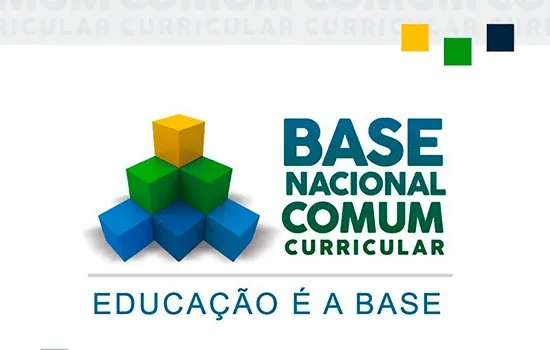 MEC critica base curricular e defende revisão