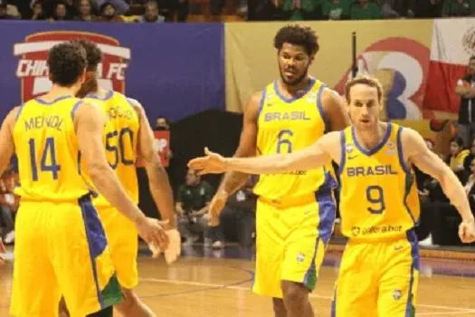 Brasil vence México fora e fica perto da vaga na Copa do Mundo de basquete