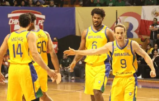 Brasil vence México fora e fica perto da vaga na Copa do Mundo de basquete