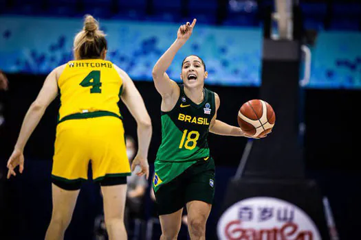 Basquete feminino é superado pela Austrália na estreia no Pré-Mundial