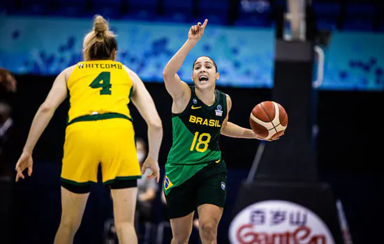 Basquete feminino é superado pela Austrália na estreia no Pré-Mundial