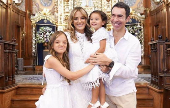 Ticiane Pinheiro e César Tralli batizam filha na igreja Nossa Senhora do Brasil