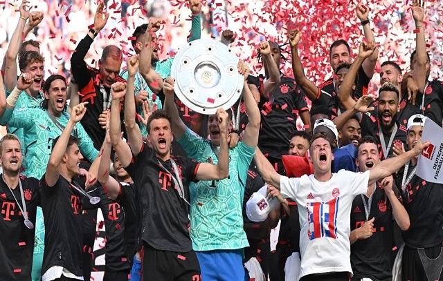 Borussia perde título na última rodada e Bayern é campeão pela 11ª vez seguida no Alemão