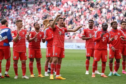 Bayern de Munique vence Hertha Berlin e assume a liderança do Campeonato Alemão