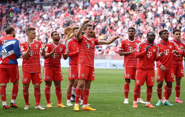 Bayern de Munique vence Hertha Berlin e assume a liderança do Campeonato Alemão